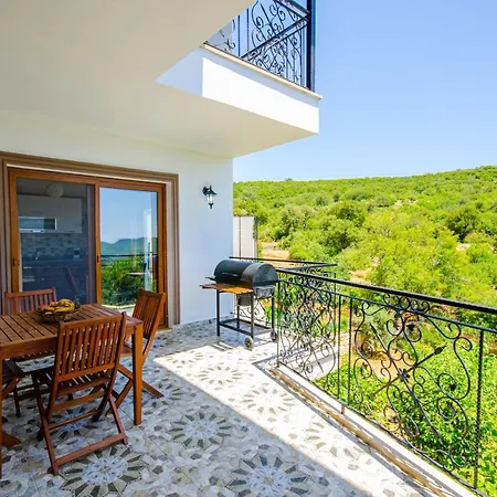 Tatil Sihirbazi Travel-Villa Erol * Kas